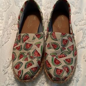 Excellent condition- Toms